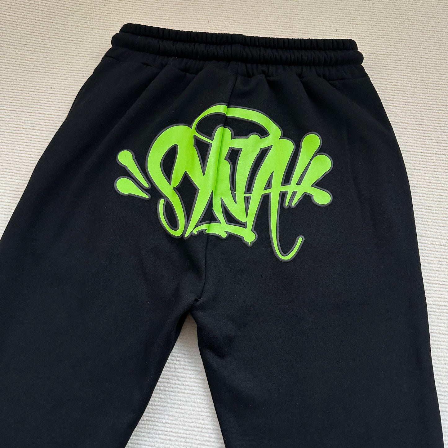 SYNA WORLD LOGO TRACKSUIT - BLACK / GREEN