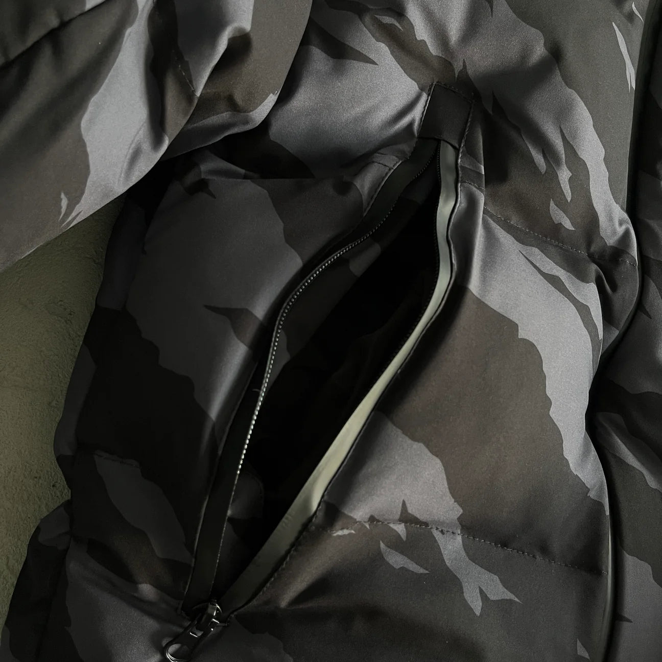 Trapstar Hyperdrive Technical Puffer Black Tiger Camo